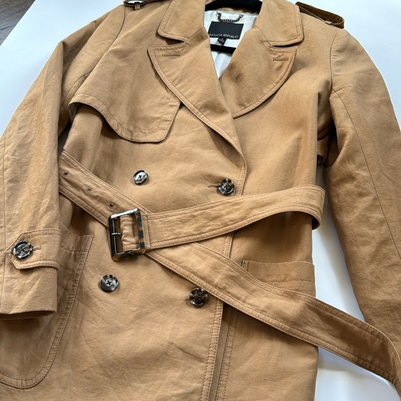 Banana Republic Trench Coat - Picture 4 of 5